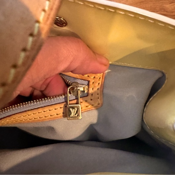 AUTHENTIC!! LV MONOGRAM VERMIS READE MINI TOTE YELLOW COLOR WITH COA. - Picture 6 of 7